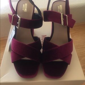 NWT Mossimo burgundy velvet block heel sandals